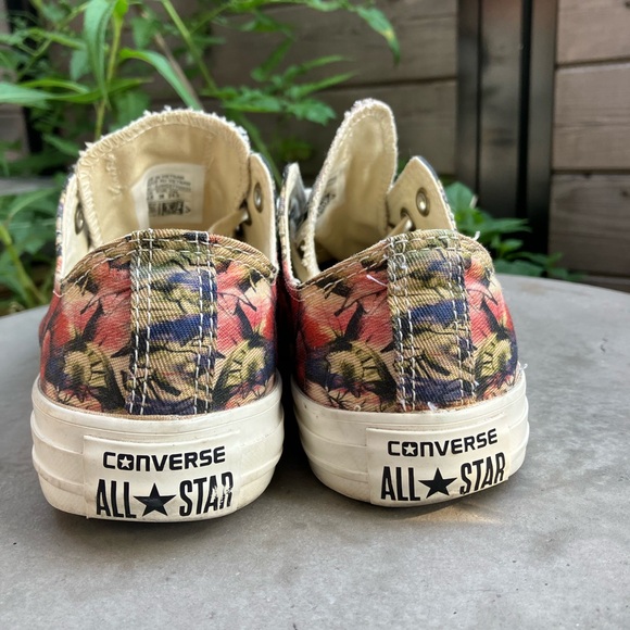 Floral Converse 7.5US - Picture 3 of 6